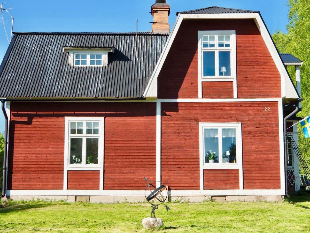 Вилла Orsastuguthyrning-Kyrkbyn Экстерьер фото